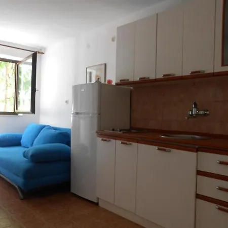 Desy - Free Parking & Bbq Apartment