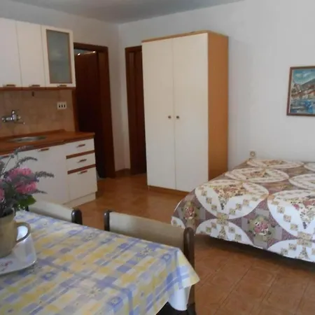 Lägenhet Desy Srima