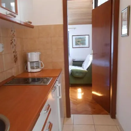 Desy - Free Parking & Bbq Apartment