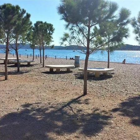 Desy - Free Parking & Bbq Apartment