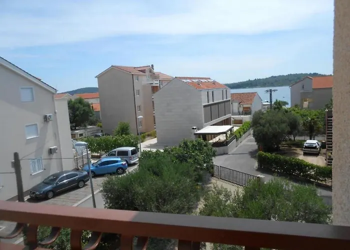 Apartment Desy Srima